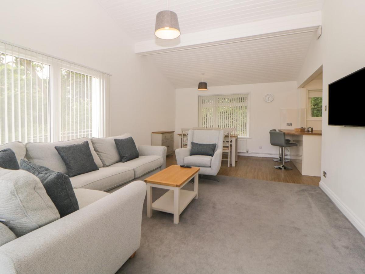 Harcombe House Bungalow 9 Ньютон Эбэт Экстерьер фото